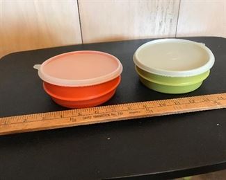 Tupperware set of two $6.00