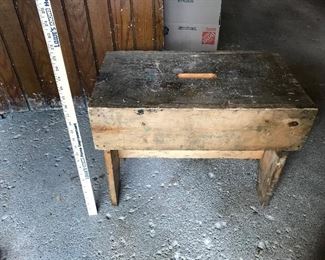 Wood bench $5.00 (pick up only)
