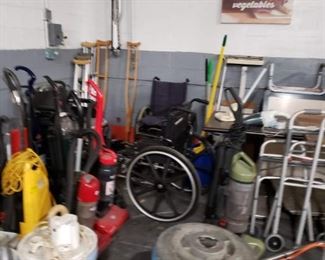 Assorted medical accesories