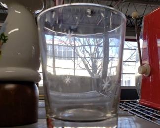 Mid Century Star pattern rocks glass