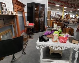 Upscale antique & vintage furniture