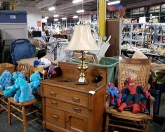Upscale antique & vintage furniture
