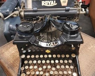 Royal #10 Early 1900's typewriter