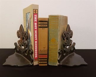Boy/Girl Scout Handbooks & Scout Cast Iron Book Ends https://ctbids.com/#!/description/share/360978