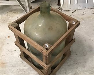 ANTIQUE Wine bottle with shipping crate!