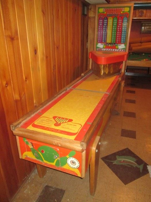 1950 United's 6 Player Deluxe Shuffle Alley $500.