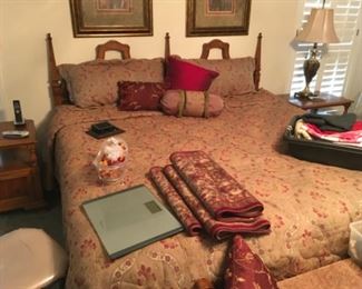 King Adjustable Temperpedic   Lift & massage