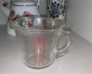 Photo Inv #108 - Glass Pyrex Measuring $3