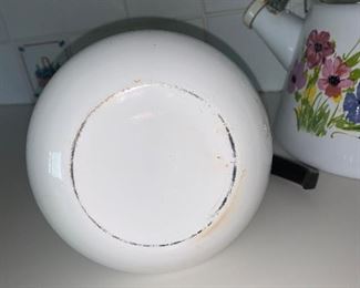 Photo Inv #110 - Corningware teapot $5 - Detail of underneath 
