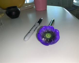 Photo Inv #149 / Top of Decorative Pen - $5 
