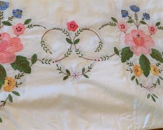 Photo Inv #253- Table Linens - $40 Set 
