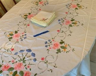 Photo Inv #253- Table Linens - $40 Set 