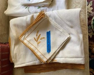 Photo Inv #260  - Table Linens $30 