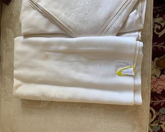 Photo Inv #261  - Table Linens - Make an offer 