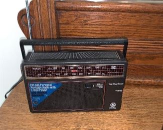 Photo Inv #364 - Radio $5