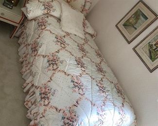 Photo Inv #401 Twin Size Bed - $95