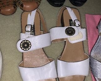 Photo Inv #433 Ladies Shoes - Size 7-7.5 $2-$20