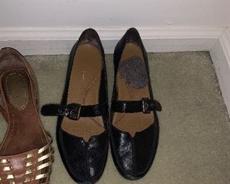 Photo Inv #435 Ladies Shoes - Size 7-7.5 $2-$20
