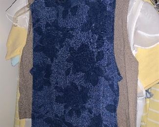 Photo Inv #453 Ladies Clothing $1-$10 