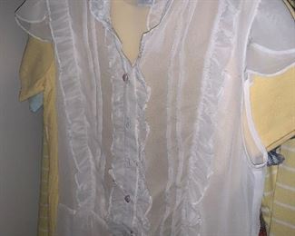 Photo Inv #454 Ladies Clothing $1-$10 