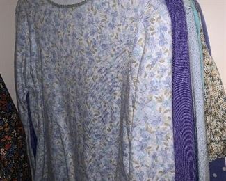 Photo Inv #476 Ladies Clothing $1-$10 