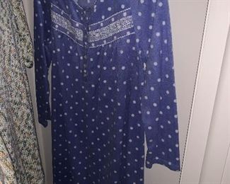 Photo Inv #482 Ladies Clothing $1-$10 