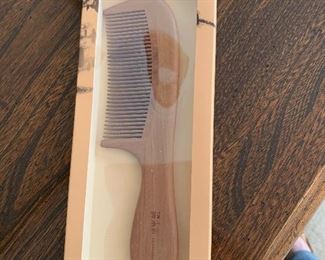 Photo Inv #495 - Comb - $5