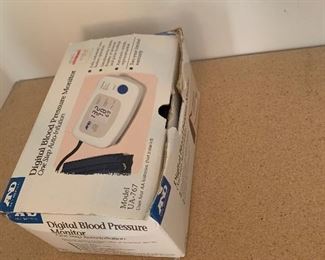 Photo Inv #511 - Blood pressure Machine $10
