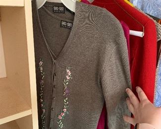 Photo Inv #512 - Ladies Clothing - $2-$10