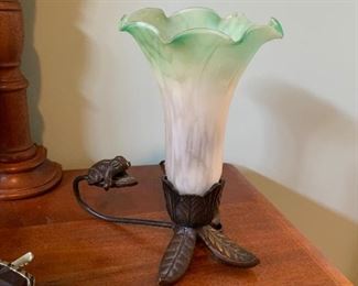 Tulip table lamp ===> $35