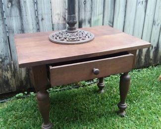 Antiques Oak - single drawer desk.   Top comes off for easy & quick transport. NOW $25   was $55   NOW $25