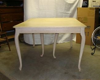 6 leg Dining Table - Queen Anne Legs  40"x 48"     $500.                                      
