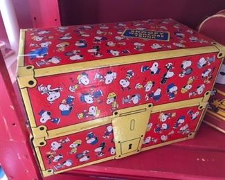 Vintage Snoopy luggage/trunk and clothes.