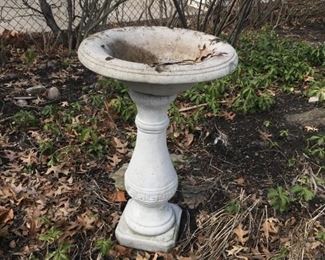 . . . it's that time of year -- finally!! -- a nice bird bath for our fine-feathered friends -- saw my first robin a couple weeks ago --  Yay!!
