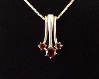 .925 Sterling Silver Faceted Garnet Pendant Necklace
