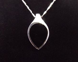 .925 Sterling Silver Inlayed Onyx Pendant Necklace
