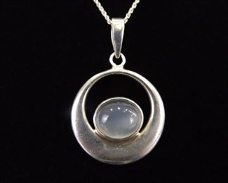 .925 Sterling Silver Moonstone Cabochon Pendant Necklace
