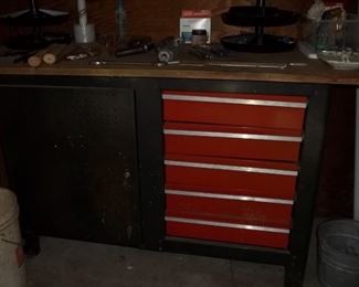 tool cabinet workbench