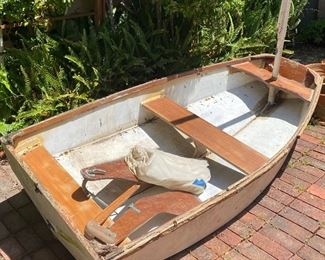 Sabot / skiff with sail 