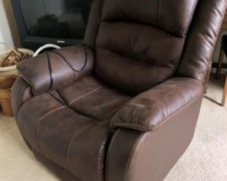 LEATHER LIFT CHAIR