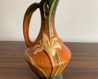 001 Vintage Roseville Collectable Pitcher