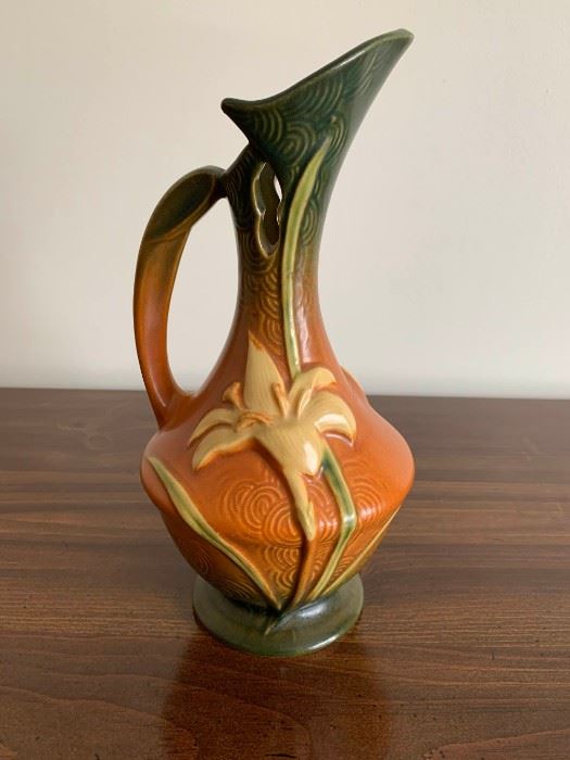 001 Vintage Roseville Collectable Pitcher