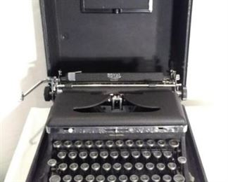 antique Royal typewriter in case