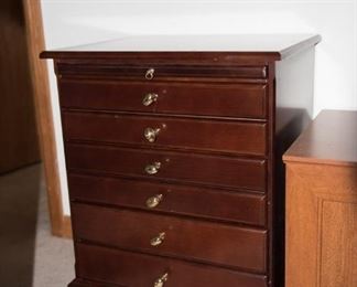 H-84 The Bombay Company 7 Drawer Jewelry Chest 15x19.5x25 $40.00