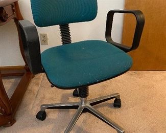 H-126 Rolling Office Chair $10.00