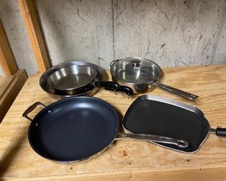 H-180 Lot of 5 Misc Fry Pans and Pot $25.00