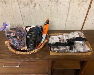 H-183 Lot of Misc items-Travel Containers, Basket, Potpourri, Travel Mouse, Insoles
$10.00