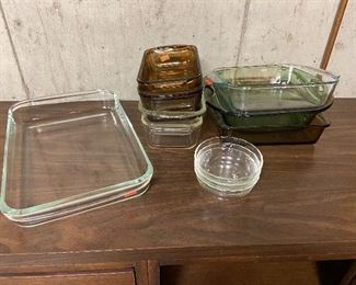 H-189 Lot of Glass Bakeware, Loaf Pans, Casserole Dishes $15.00