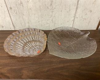 H-193 Lot of 2 Platters-Leaf, Shell$4.00