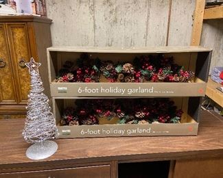 H-277 Lot of Holiday Garland and Tree $6.95